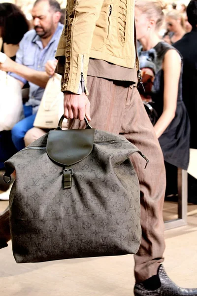 Look 2